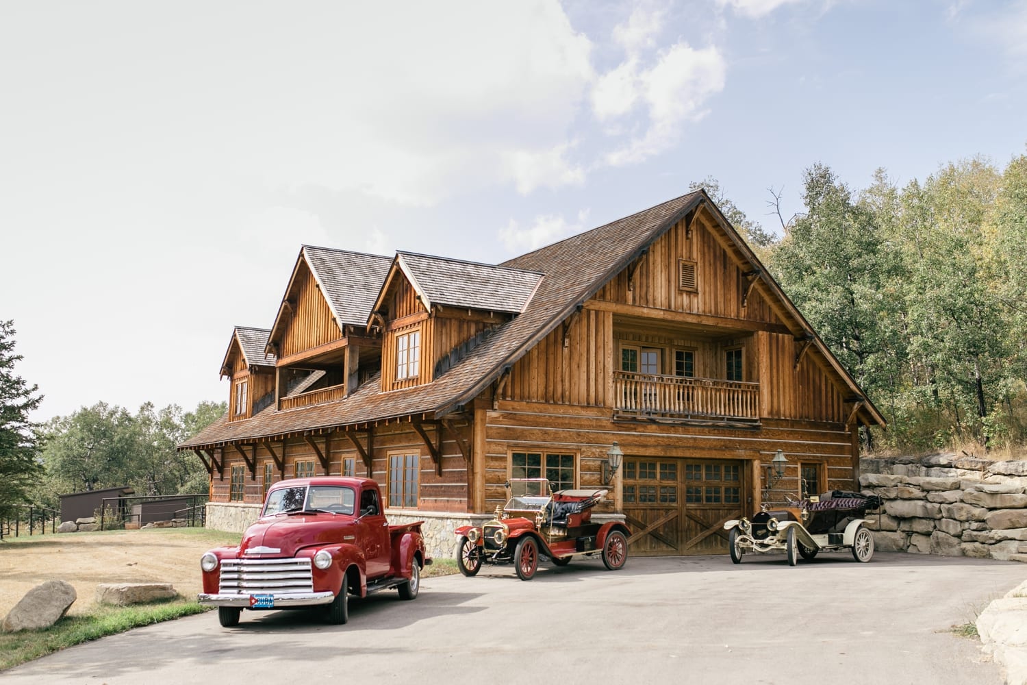 Outdoor Priddis Alberta Wedding Backyard Wedding Tent Laura Barclay Photography