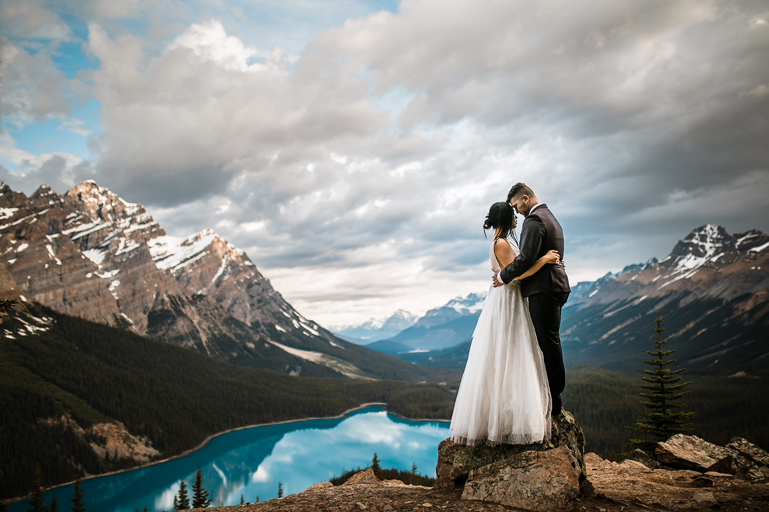 Intimate Sunrise Elopement at Peyto Lake